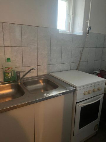 Eladó családi ház, Ajkán 31 M Ft, 1+1 szobás