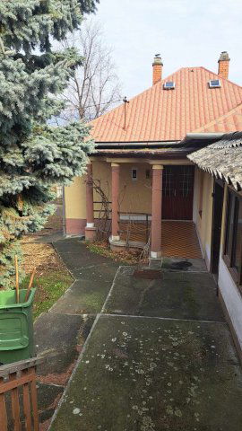Eladó családi ház, Abasáron 33.9 M Ft, 3 szobás