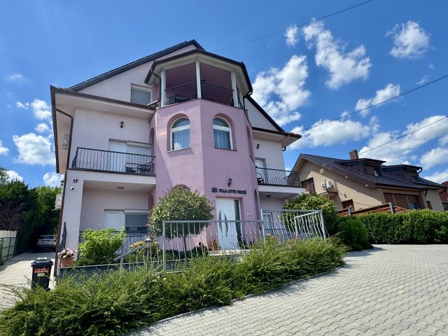 Eladó hotel, Zalakaroson 239 M Ft, 10+4 szobás