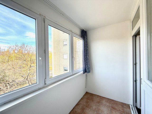 Eladó panellakás, Budapesten, III. kerületben, Kabar utcában