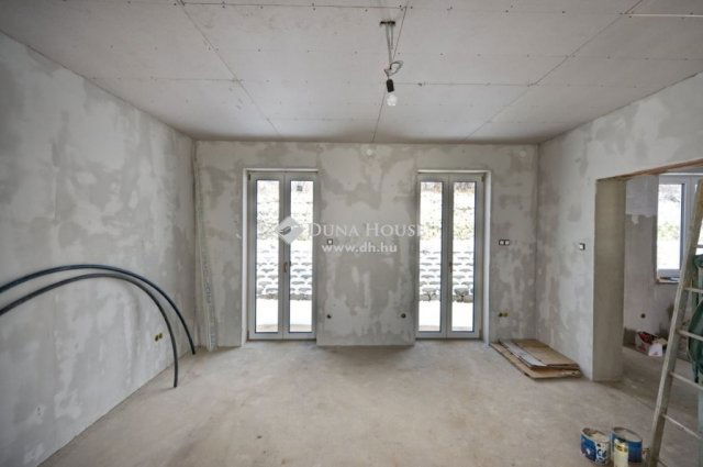Eladó családi ház, Pilisborosjenőn 256 M Ft, 5 szobás