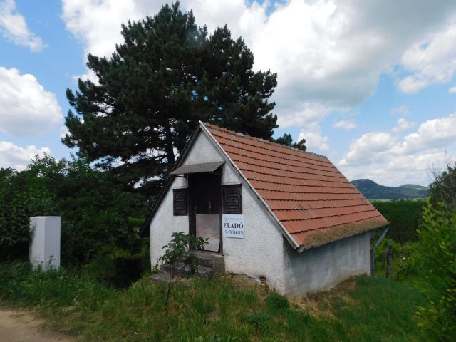 Eladó nyaraló, Kisapátiban 22.9 M Ft, 2 szobás