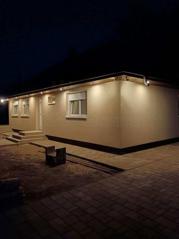 Eladó családi ház, Balatonlelleén 98 M Ft, 2 szobás