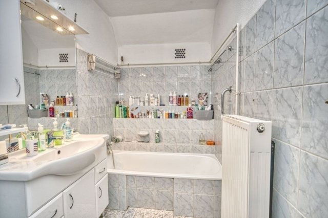 Eladó családi ház, Budapesten, XVIII. kerületben 180 M Ft