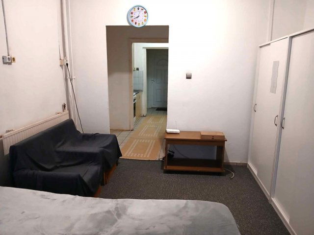 Kiadó panellakás, albérlet, Debrecenben 140 E Ft / hó, 1 szobás