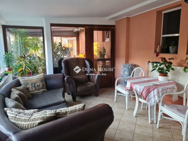 Eladó családi ház, Balatonszabadiban 89.9 M Ft, 5 szobás