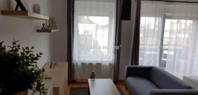 Eladó téglalakás, Budapesten, IV. kerületben 61.9 M Ft, 1 szobás