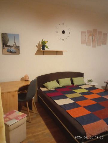 Kiadó téglalakás, albérlet, Pécsett 126 E Ft / hó, 1 szobás