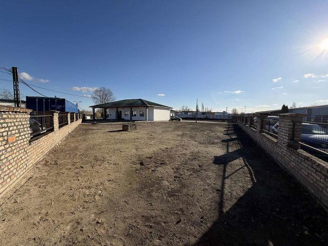 Eladó ipari ingatlan, Vácon 246 M Ft / költözzbe.hu