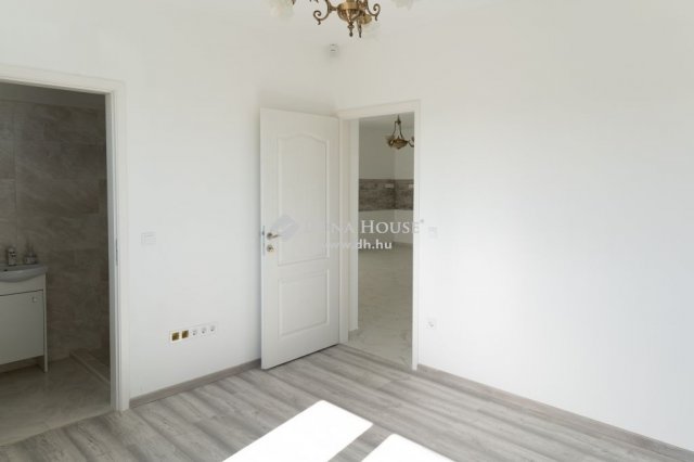 Eladó családi ház, Pomázon 199 M Ft, 5 szobás