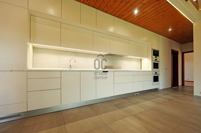 Eladó családi ház, Dunakeszin 219 M Ft, 5 szobás