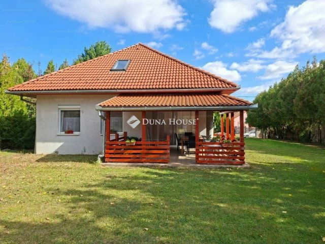 Eladó családi ház, Nagykozáron 104.9 M Ft, 2 szobás