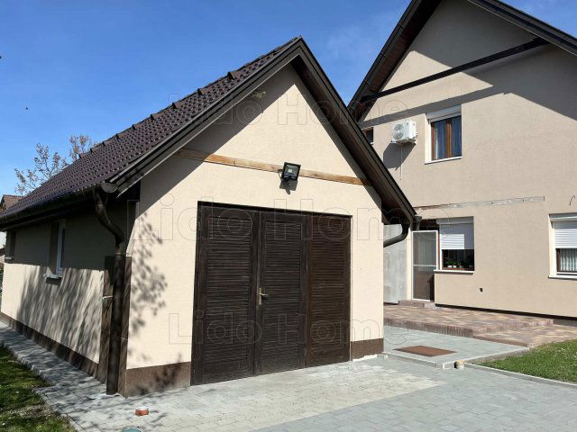 Eladó családi ház, Balatonkeresztúron 124.9 M Ft