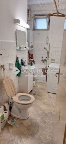 Eladó téglalakás, Pécsett 40.8 M Ft, 2 szobás
