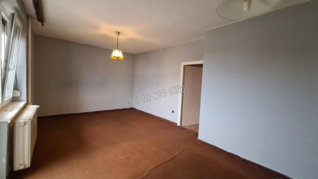 Eladó téglalakás, Dunaújvárosban 29.5 M Ft, 1+1 szobás