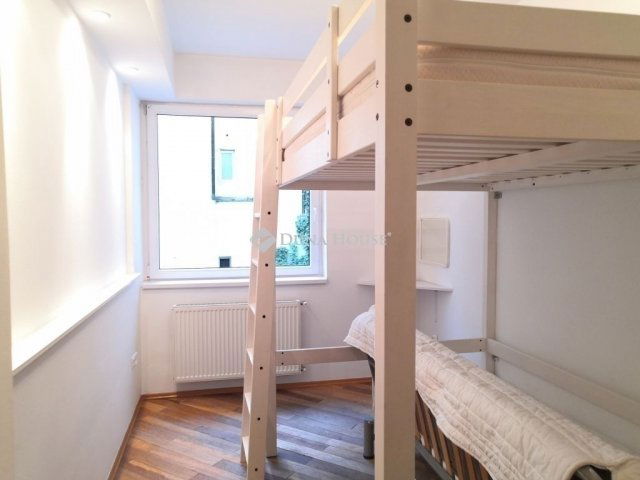 Eladó téglalakás, Budapesten, VI. kerületben 128.9 M Ft