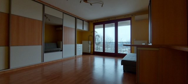 Eladó téglalakás, XXII. kerületben, Rózsakert utcában