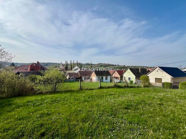 Eladó telek, Mecseknádasdon, Erkel Ferenc utcában 3.99 M Ft