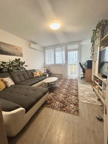 Eladó panellakás, Gödöllőn 66.9 M Ft, 2+1 szobás