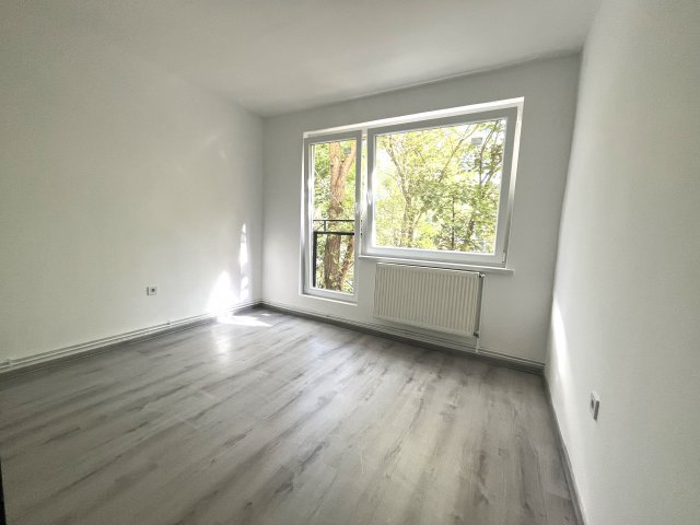 Eladó panellakás, Gyulán 32 M Ft, 2 szobás