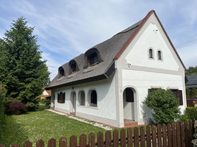 Eladó családi ház, Szigligeten, Balaton utcában 201.596 M Ft