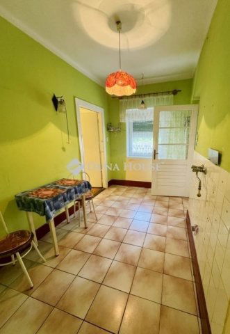 Eladó téglalakás, Komáromban 29.99 M Ft, 2 szobás