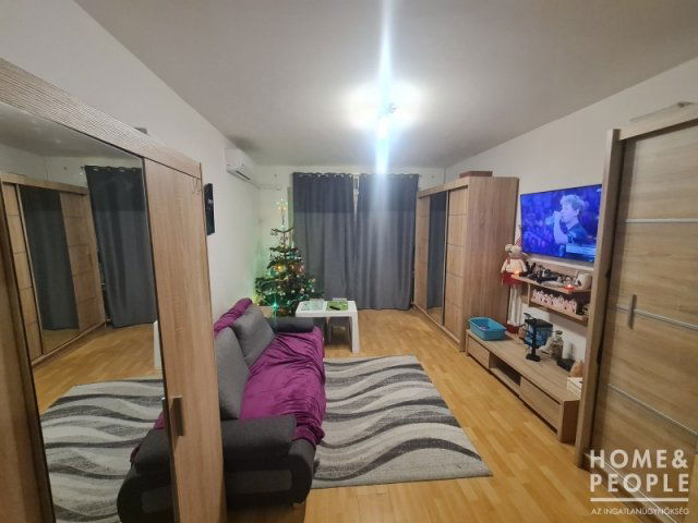 Eladó téglalakás, Szegeden 53.5 M Ft, 2 szobás