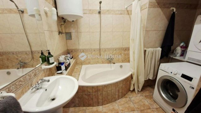 Eladó téglalakás, Budapesten, VIII. kerületben 99.9 M Ft