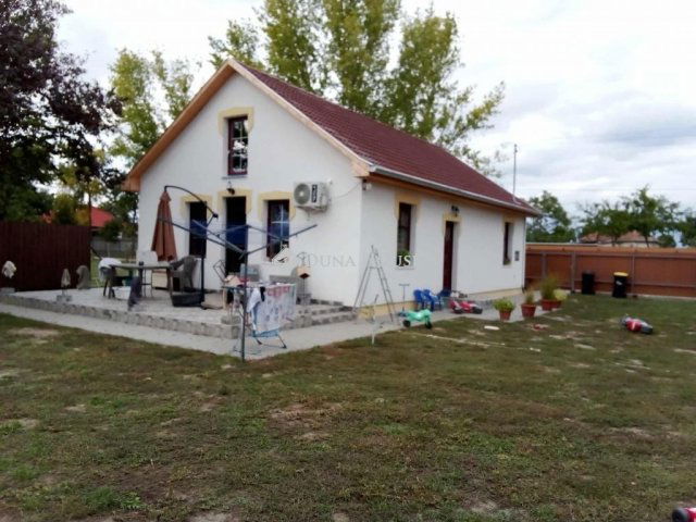 Eladó családi ház, Abonyban 41.9 M Ft, 3 szobás