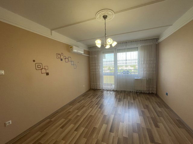 Eladó panellakás, Tiszaújvárosban, Szent István úton 19.5 M Ft