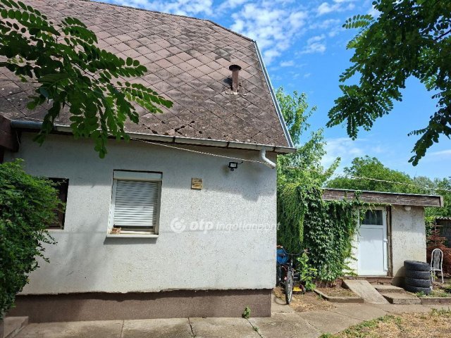 Eladó családi ház, Nyíregyházán 28 M Ft, 1 szobás