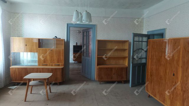 Eladó családi ház, Csanádapácán 3.4 M Ft, 4 szobás