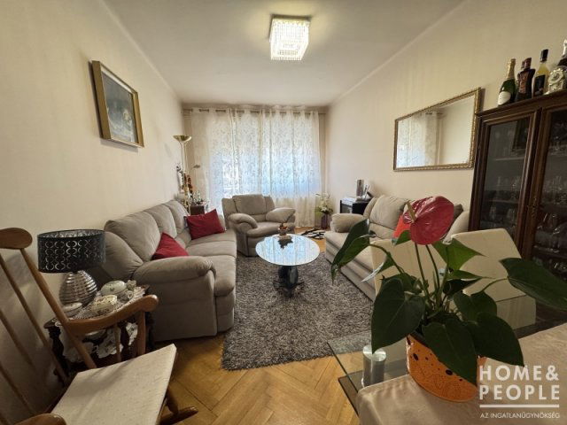 Eladó téglalakás, Szegeden 88 M Ft, 3 szobás