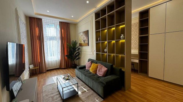 Eladó téglalakás, Budapesten, VII. kerületben, Rákóczi úton