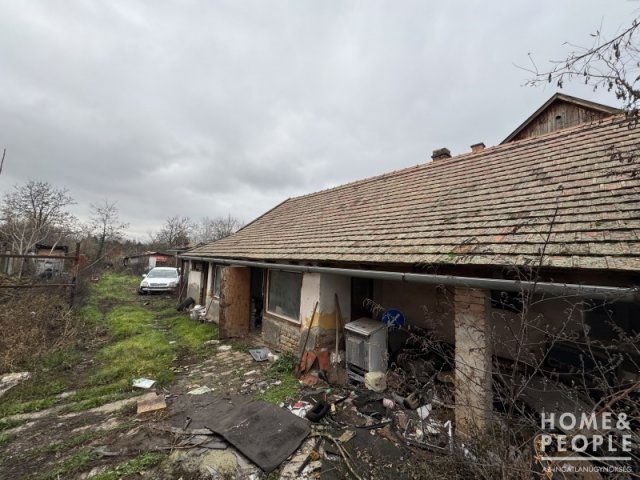 Eladó családi ház, Hódmezővásárhelyen 11 M Ft, 2 szobás