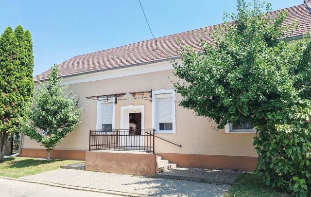 Eladó családi ház, Csurgón 26.5 M Ft, 3 szobás