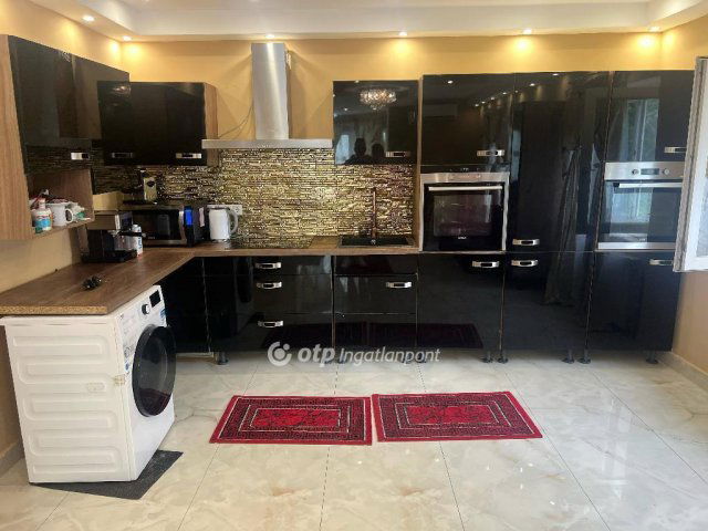 Eladó családi ház, Tápiószentmártonon 38 M Ft, 3 szobás