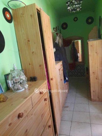 Eladó családi ház, Dabronyon 18 M Ft, 2 szobás