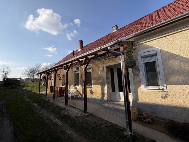 Eladó családi ház, Kacorlakon 29.99 M Ft, 3 szobás