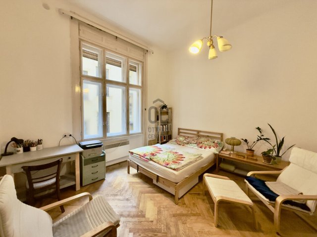 Eladó téglalakás, Budapesten, V. kerületben 130 M Ft, 2 szobás