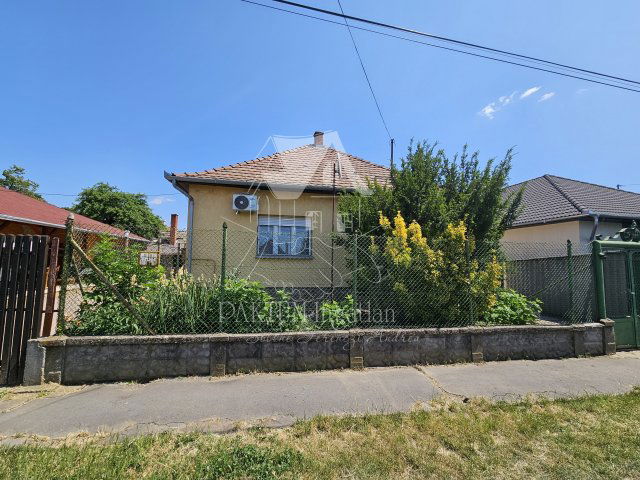 Eladó családi ház, Szolnokon 34 M Ft, 3 szobás