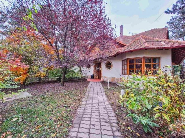 Eladó családi ház, Solymáron 269 M Ft, 7 szobás