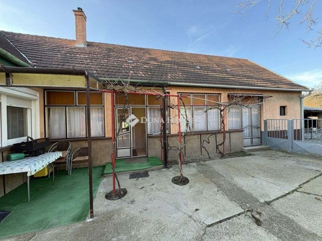Eladó családi ház, Dabason 60 M Ft, 4 szobás