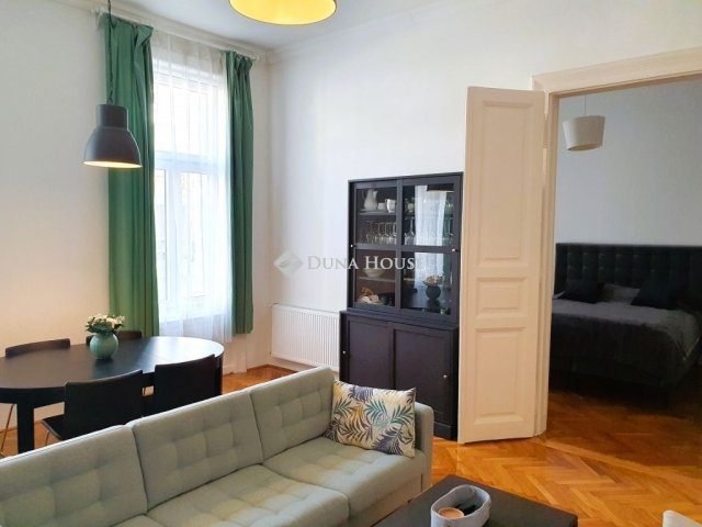 Eladó téglalakás, Budapesten, VI. kerületben 117.9 M Ft