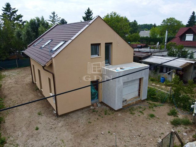 Eladó családi ház, Veresegyházon 119.99 M Ft, 4 szobás