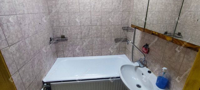 Kiadó panellakás, albérlet, Győrött 180 E Ft / hó, 2 szobás