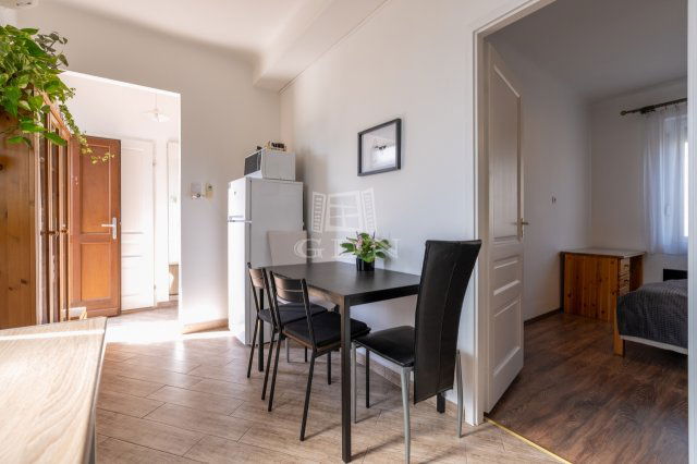 Eladó téglalakás, Budapesten, VI. kerületben 73 M Ft, 2 szobás