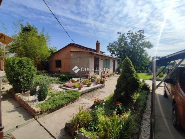 Eladó családi ház, Kecskeméten 61.5 M Ft, 3 szobás