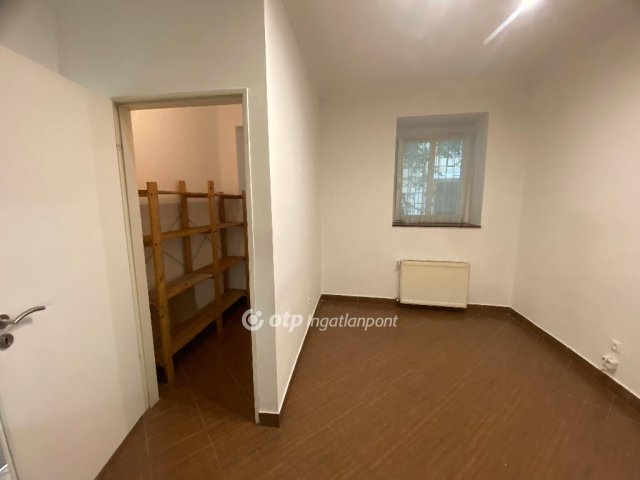 Eladó téglalakás, Budapesten, VI. kerületben 145 M Ft, 3 szobás