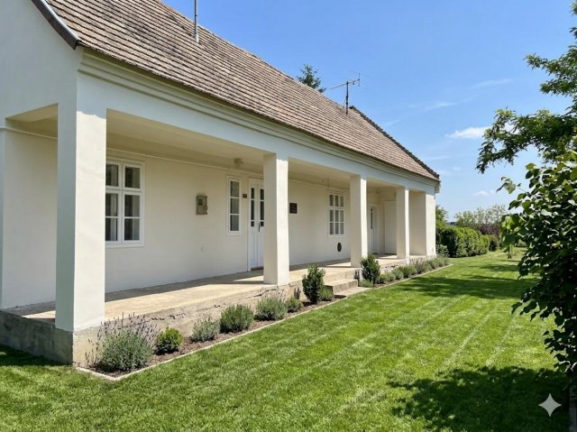 Eladó családi ház, Sikátoron 16.9 M Ft, 2 szobás